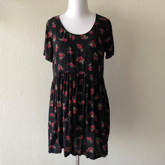 Brandy Melville Dresses & Skirts - Brandy Melville Nicolette babydoll dress floral